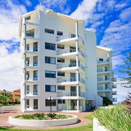 Oceanside Resort - Absolute Beachfront Apartments Gold Coast Dış mekan fotoğraf