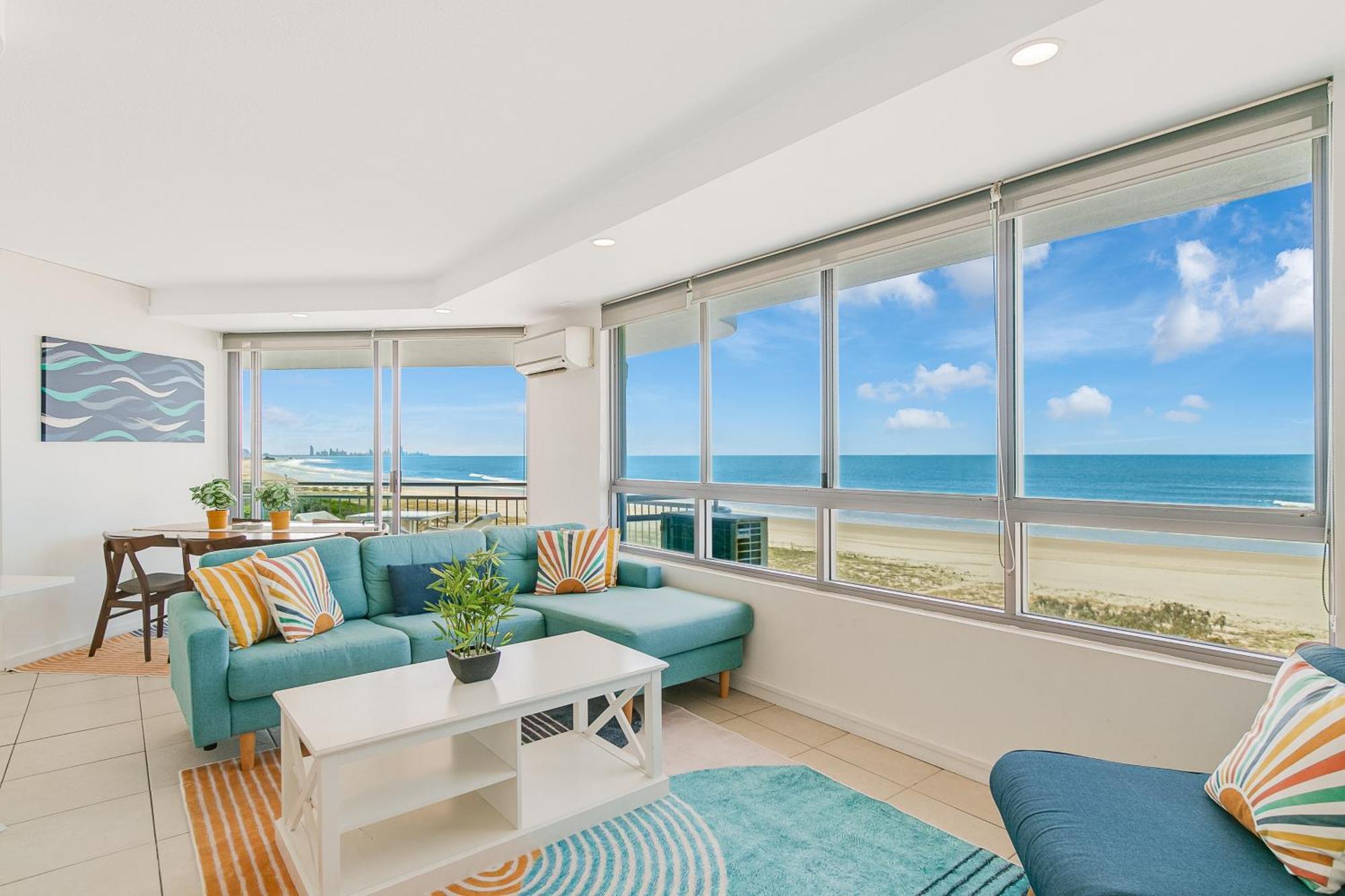 Oceanside Resort - Absolute Beachfront Apartments Gold Coast Dış mekan fotoğraf
