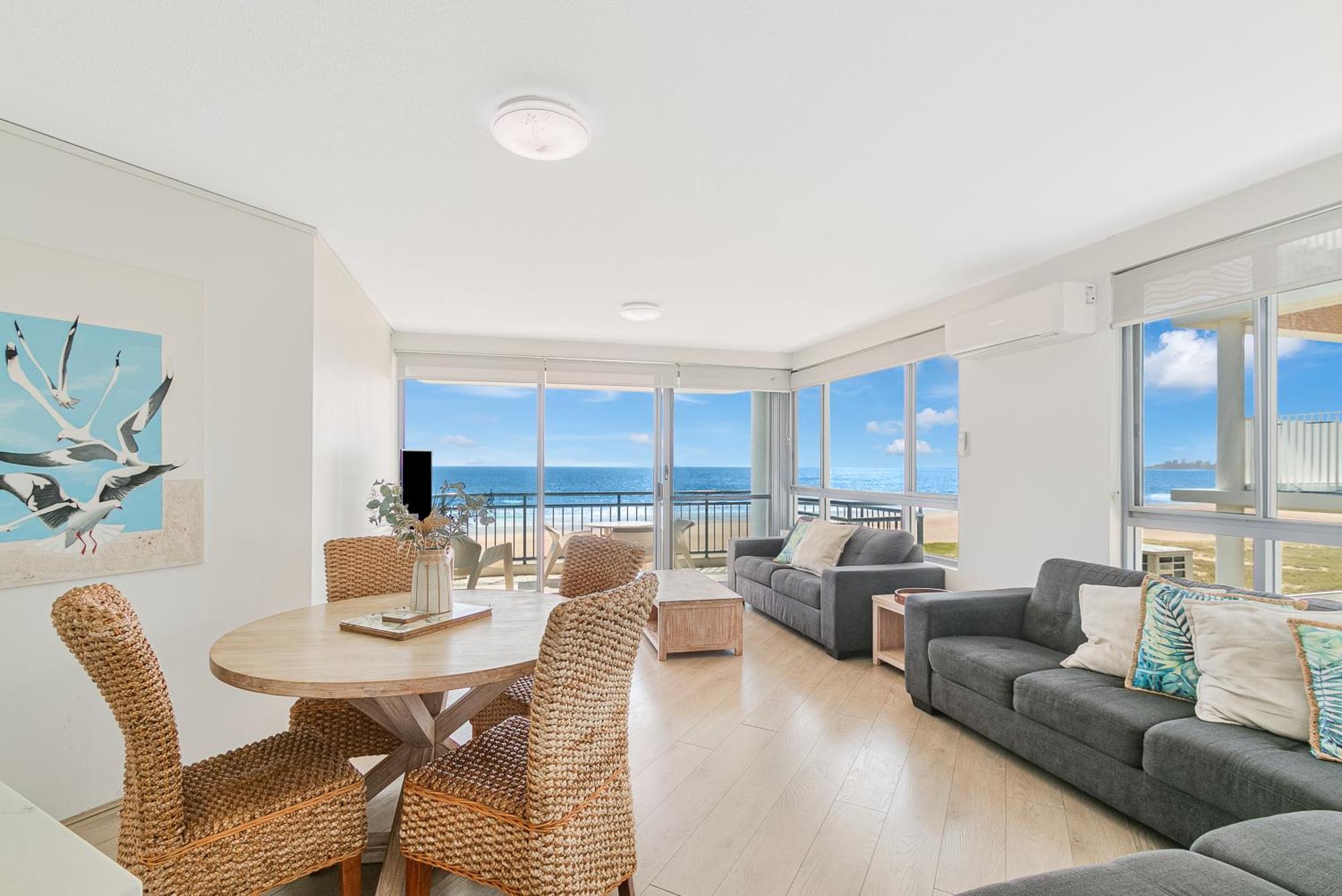 Oceanside Resort - Absolute Beachfront Apartments Gold Coast Dış mekan fotoğraf