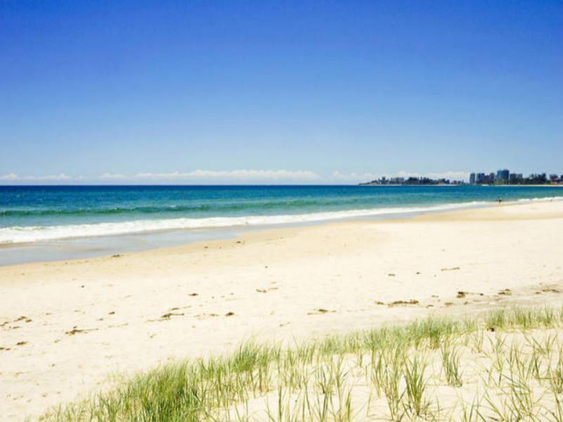 Oceanside Resort - Absolute Beachfront Apartments Gold Coast Dış mekan fotoğraf