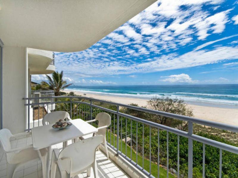 Oceanside Resort - Absolute Beachfront Apartments Gold Coast Dış mekan fotoğraf
