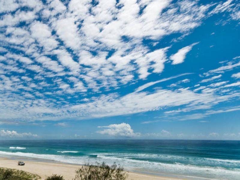 Oceanside Resort - Absolute Beachfront Apartments Gold Coast Dış mekan fotoğraf