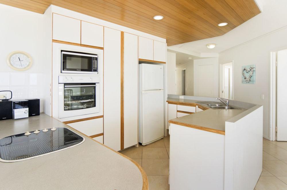 Oceanside Resort - Absolute Beachfront Apartments Gold Coast Dış mekan fotoğraf