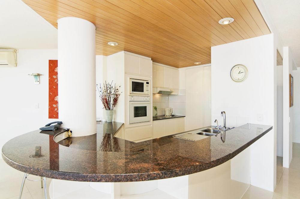 Oceanside Resort - Absolute Beachfront Apartments Gold Coast Dış mekan fotoğraf